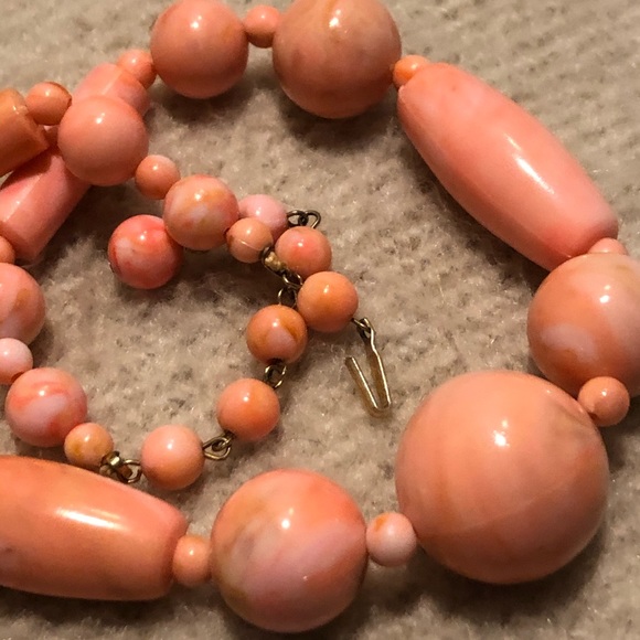 Vintage necklace peach pink HONG KONG - Picture 4 of 6